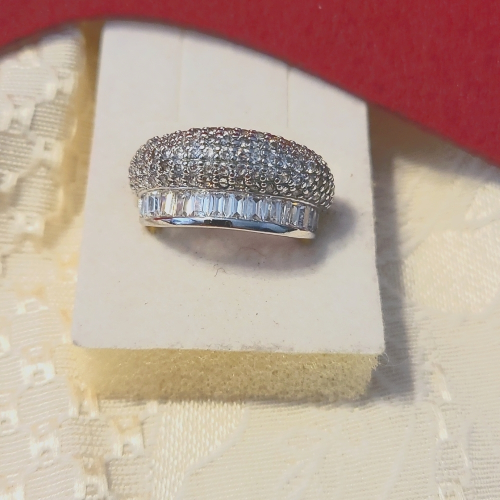 Unique Ring - image 1